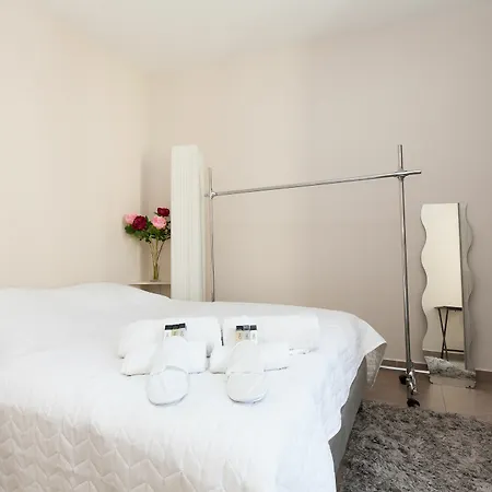 Le Charme Yhoost Appartement *